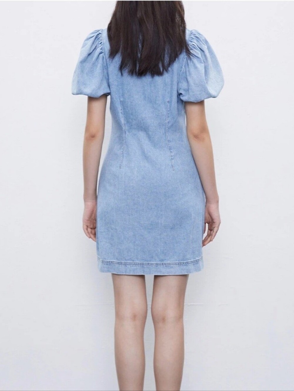 URBAN REVIVO esther bow detail mini denim dress in light blue wash - Picture 6 of 14